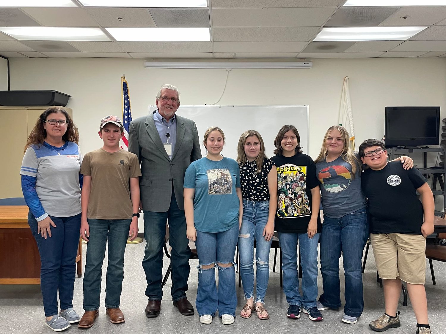 Members of the Okeechobee County Council / Junior Leaders 4-H Club enjoyed their  meeting with Judge Jerald Bryant.

Judge Bryant discussed his role as Clerk of the Court for Okeechobee County and the responsibilities of his office. Club members learned about Constitutional Officers, the services offered by the Clerk of the Court, and the importance of serving on a jury for their community.